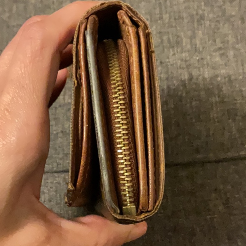 Louis Vuitton Leather Wallet With COA - Picture 5 of 16